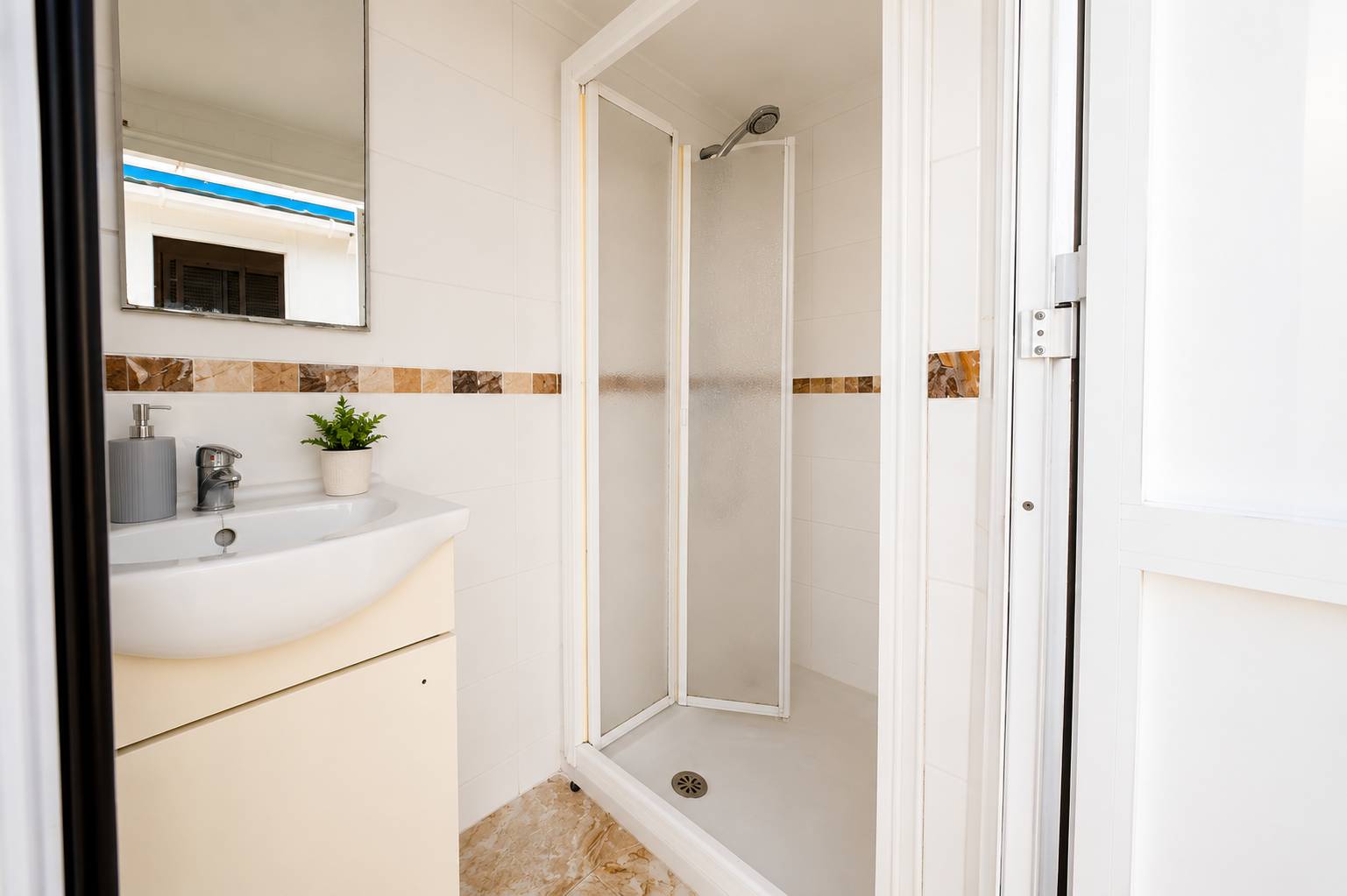 Torrevieja – Centralt Grupphus – bild 19